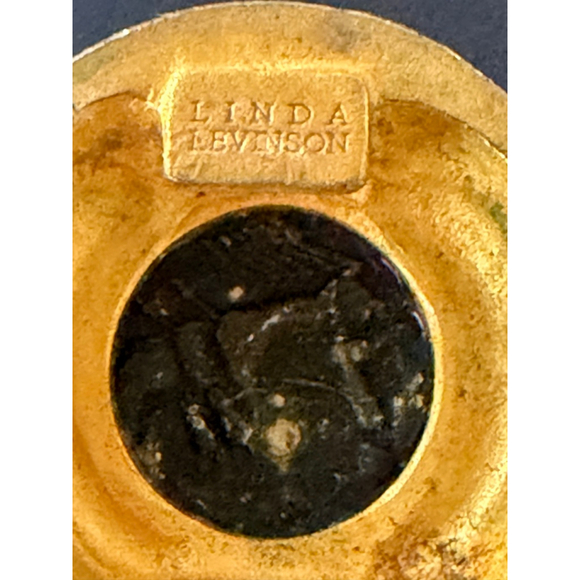 Linda Levinson Women's Vintage Stamped Clip-on Roman /Greek Motif Coin Earrings - Picture 4 of 12